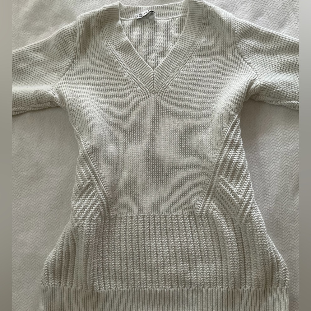 Athleta Cream V-Neck Sweater